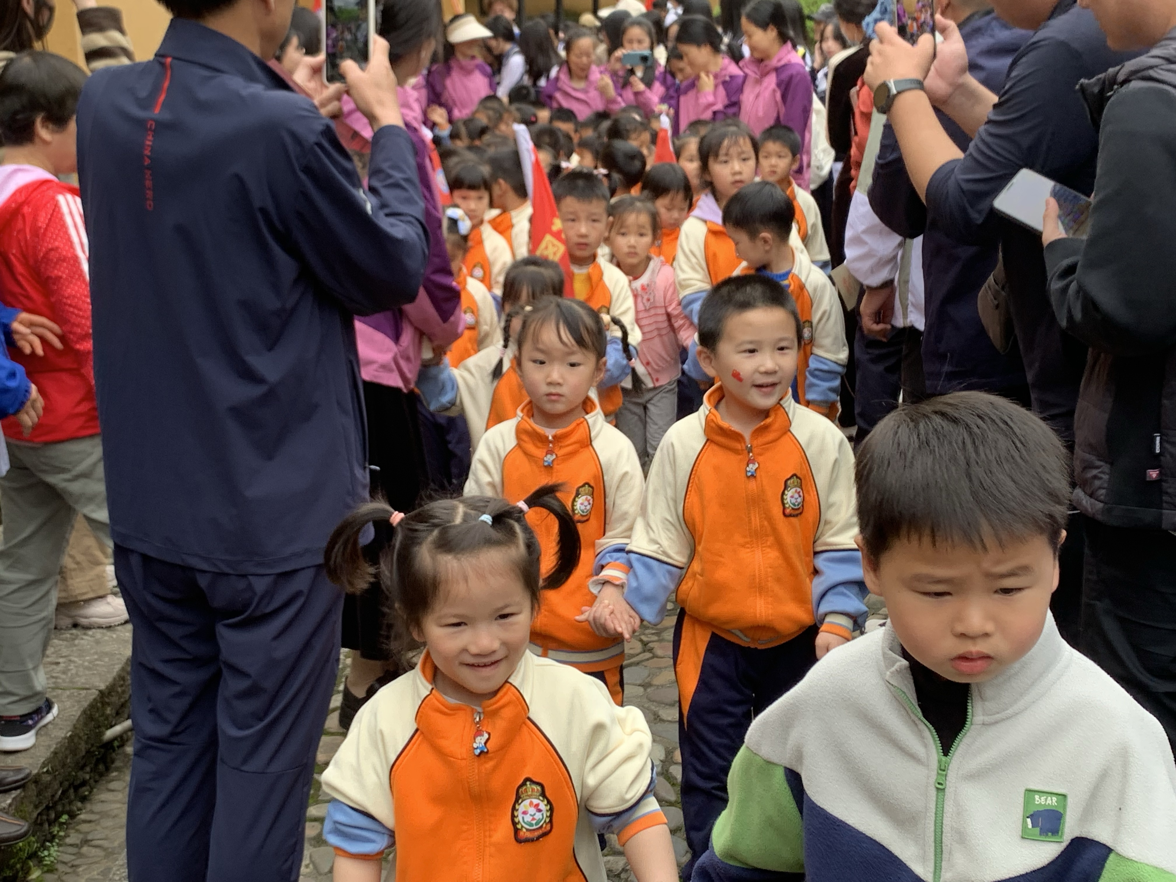 野生幼儿园的小盆友